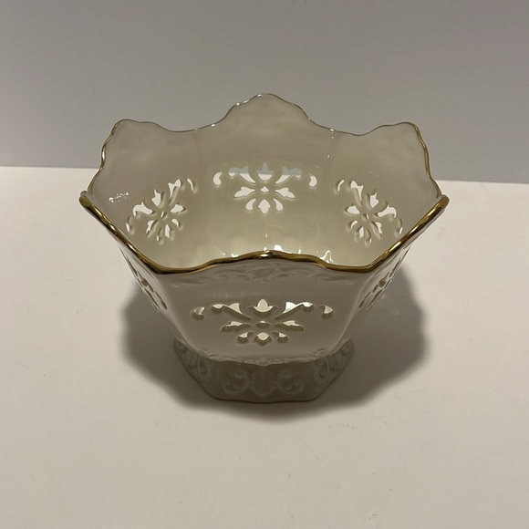 Lenox Special Langtry Pierced 7” Serving Bowl 6 Sided Candy Dish Gold Trim USA - Picture 1 of 8